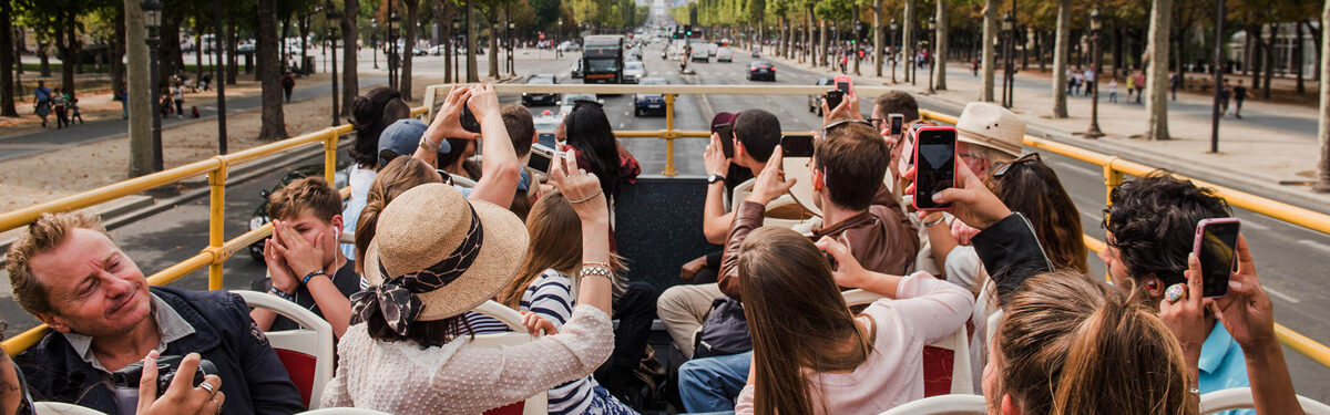 Group-Of-Tourists-Big-Bus-Tours-Paris-Jan-2017.jpg